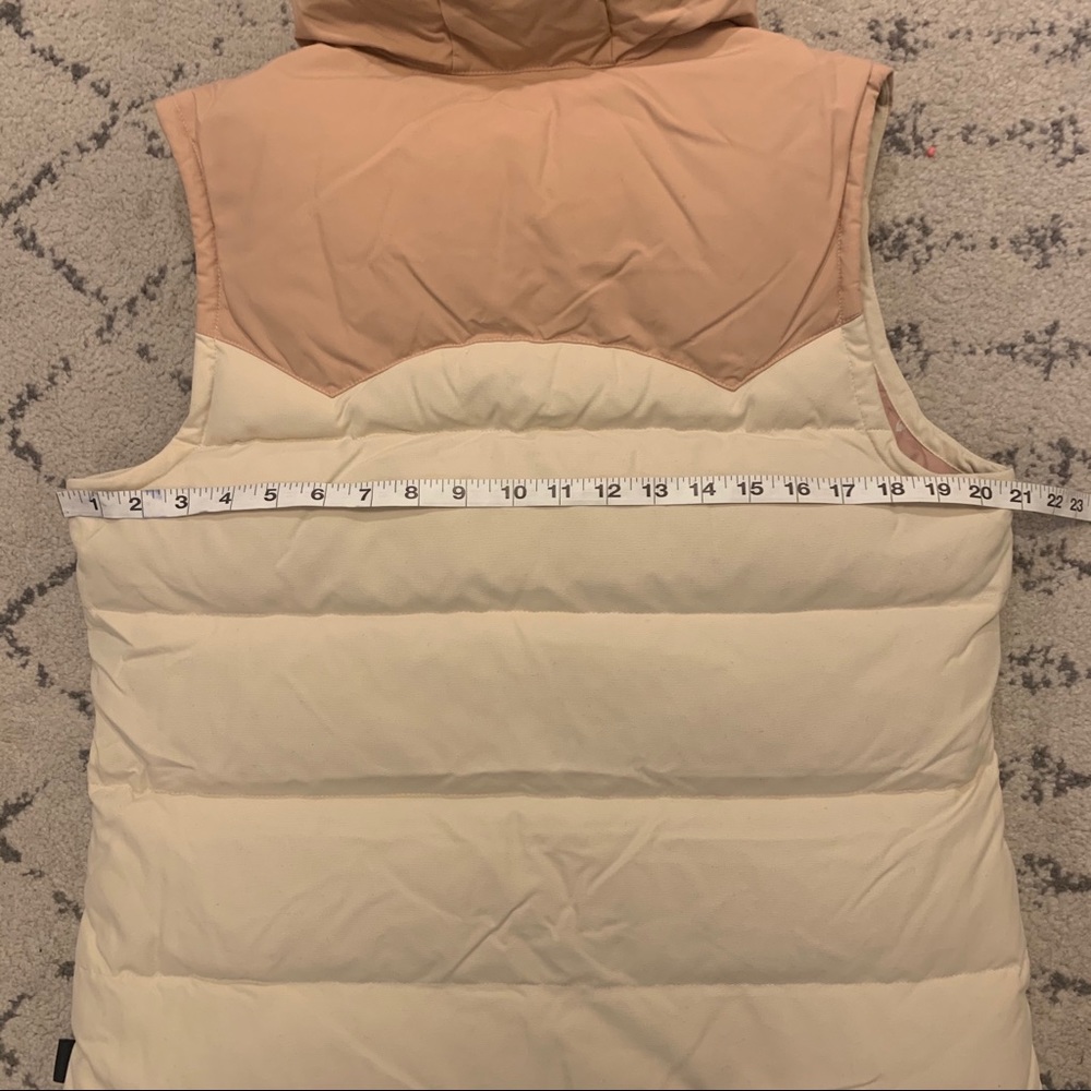 NWT! Patagonia Bivy hooded vest oyster white pink - Picture 5 of 6